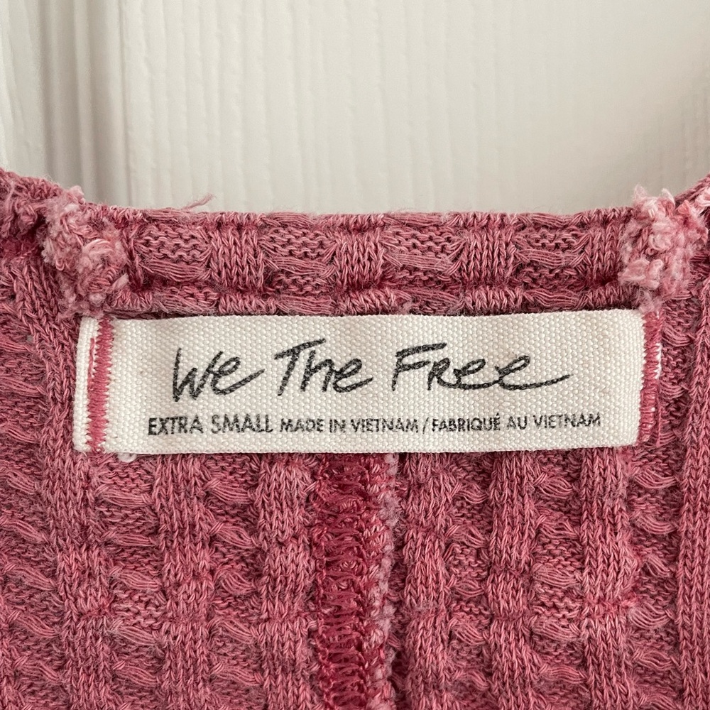 We The Free Pink Off The Shoulder V-Neck Cropped Sweater - Picture 3 of 8
